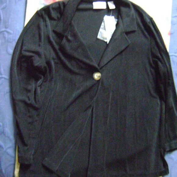 Chico's Traveler Black Jacket, NWT  Size 2 - Picture 4 of 6